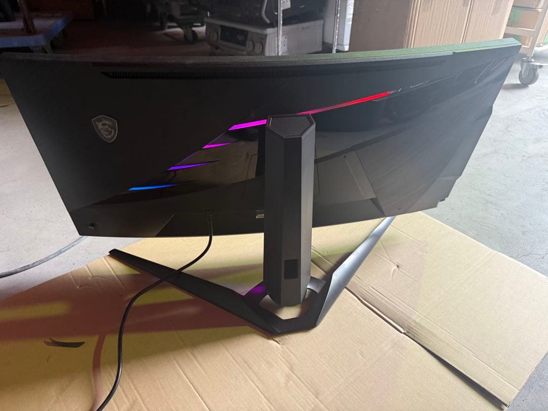 MSI ウルトラワイド液晶モニター　37.5インチ　？