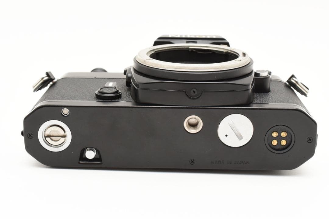 良品 NIKON FE ブラック　フィルムカメラ　モルト新品交換済 N M105