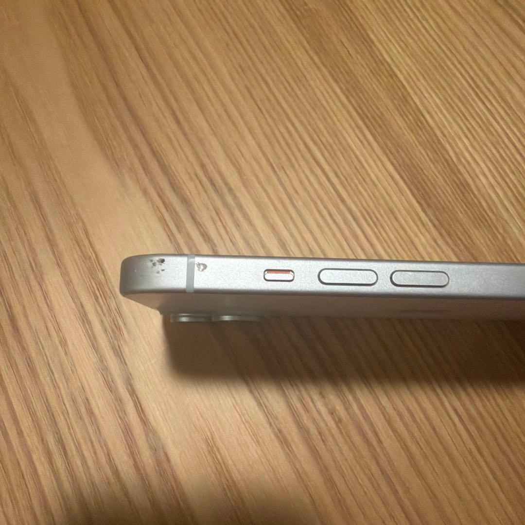 Apple iPhone 15本体 ホワイト 128GB *おまけ付き！