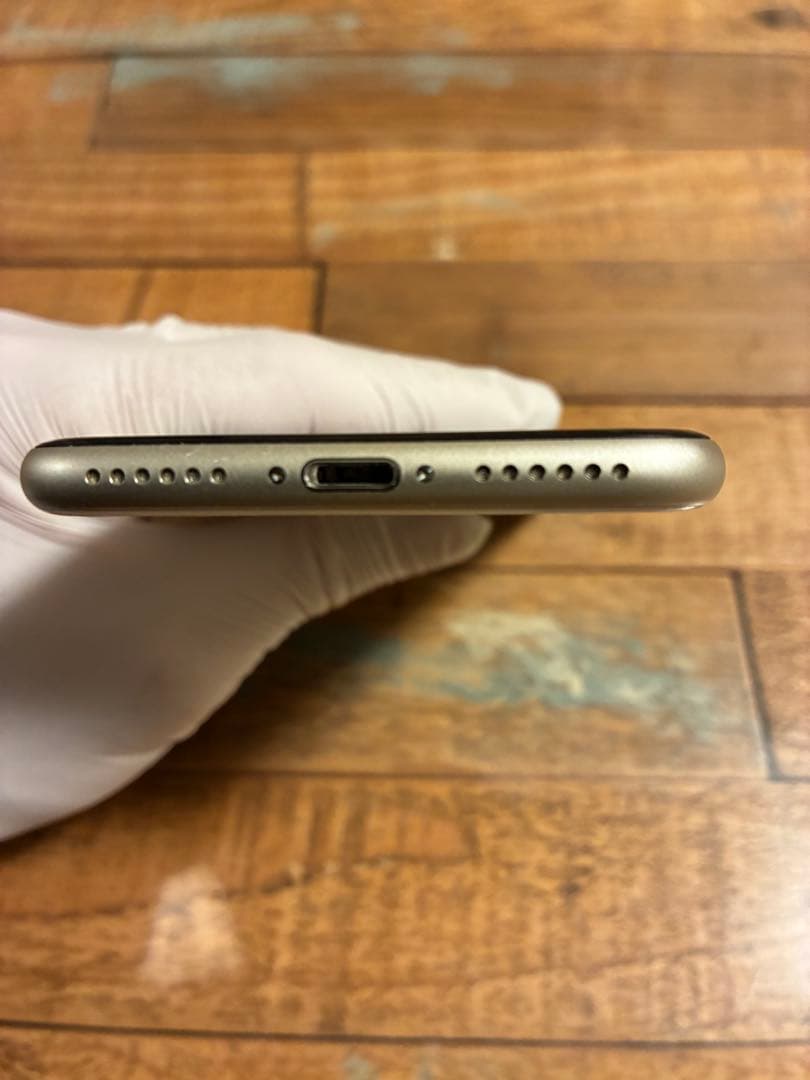 iPhone SE 第3世代 64GB スターライト 本体＋ケーブル