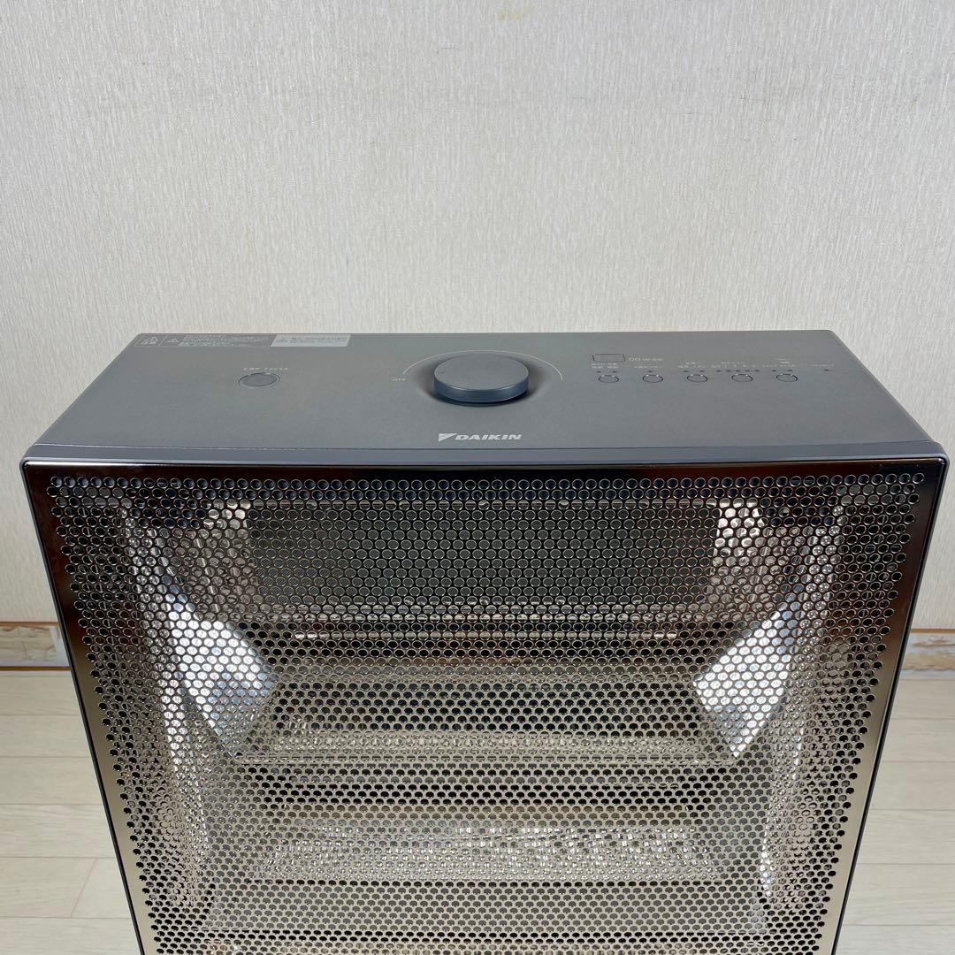 2024年製DAIKIN WRH135AS-H 遠赤外線　暖房機　ダイキン