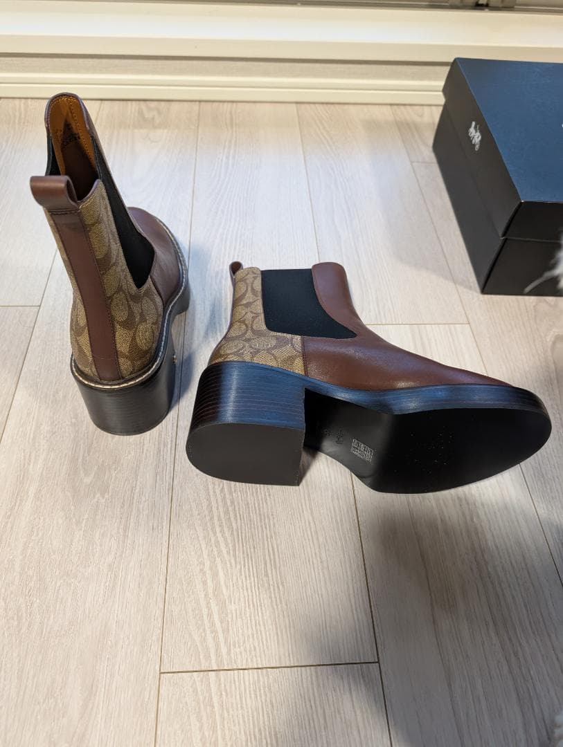 COACH ブラウンレザー チェルシーブーツ 8C