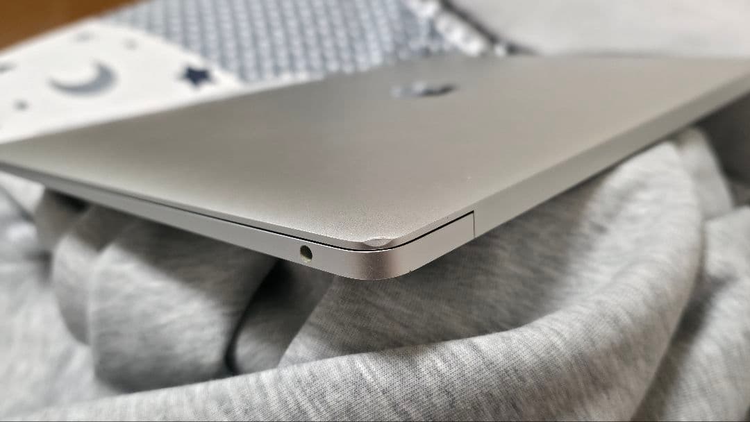 MacBook本体 MacBook Air 2020 i5 8GB/ 512GB