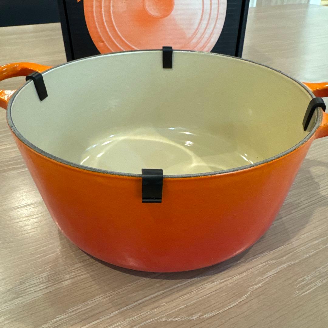 【未使用】ル・クルーゼ　ココットロンド　22cm　両手鍋