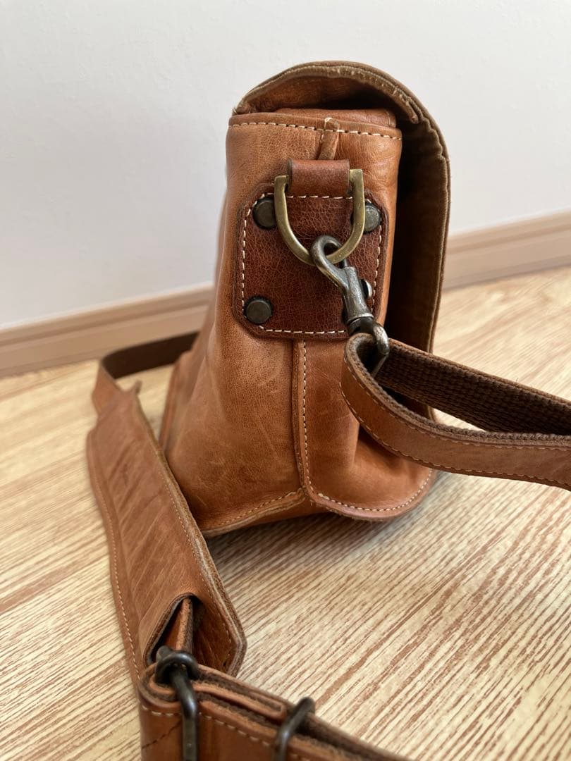 Acru アクリュ　カメラバッグ　レザー