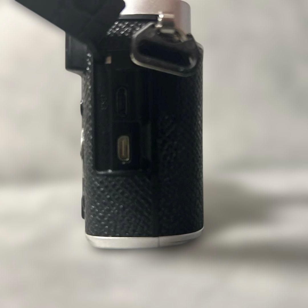 OLYMPUS (オリンパス) PEN E-P7 美品