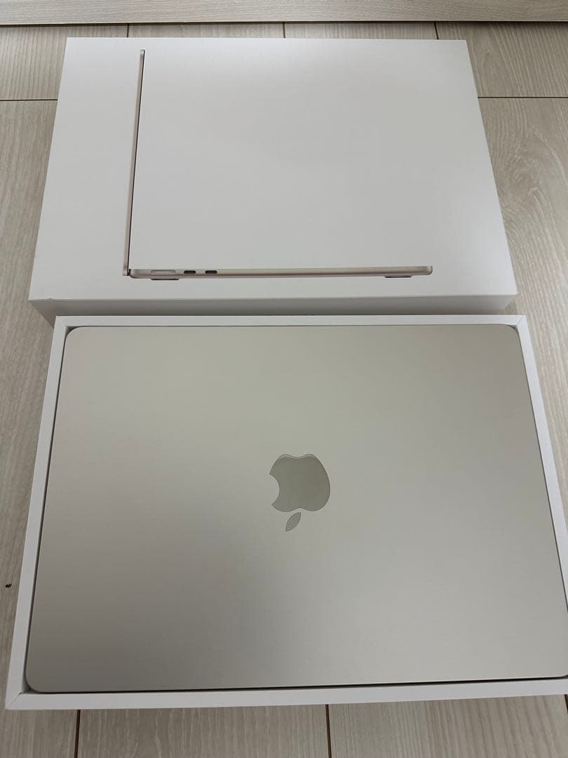 MacBook Air M2 8コアCPU 10コアGPU スターライト