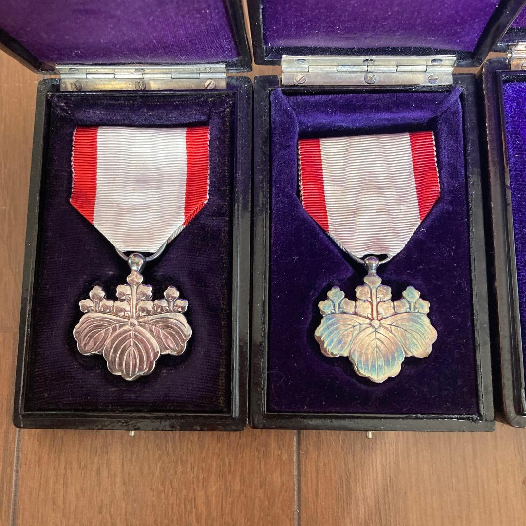 勲八等白色桐葉章