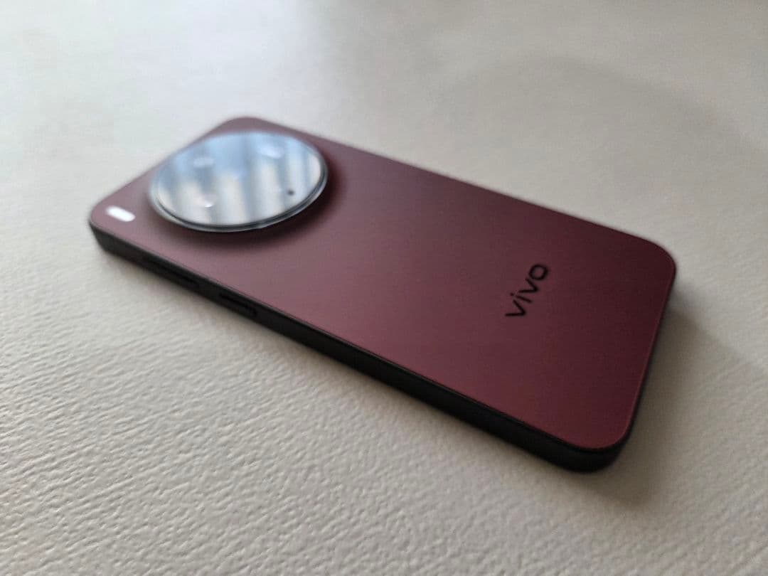 美品　グローバル版　vivo x300 12/512GB Summary Red