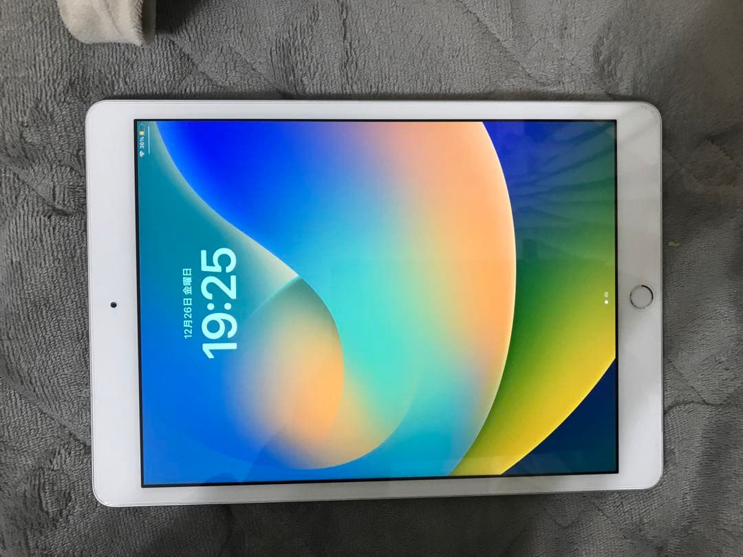 Apple iPad (第8世代) 32GB Wi-Fiモデル美品　 シルバー