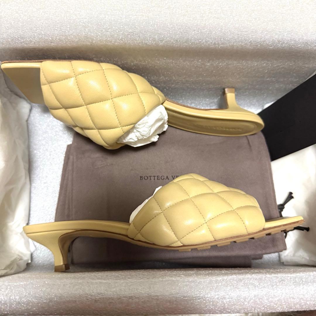 【極美品】ボッテガヴェネタ サンダル 36.5 パデッド ミュール ベージュ