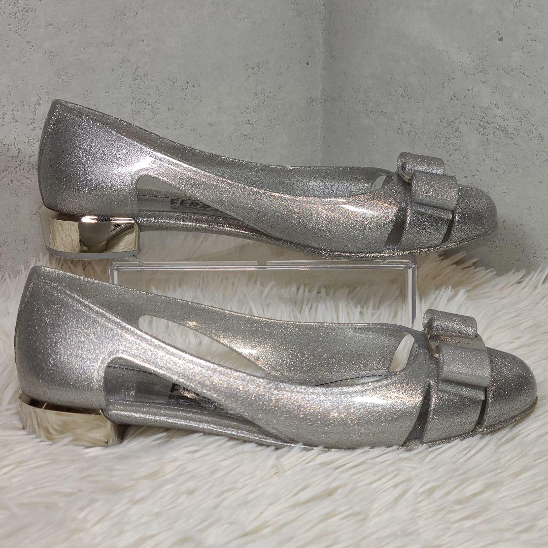 【Ferragamo】ヴァラ　ラバーフラットシューズ　レインパンプス