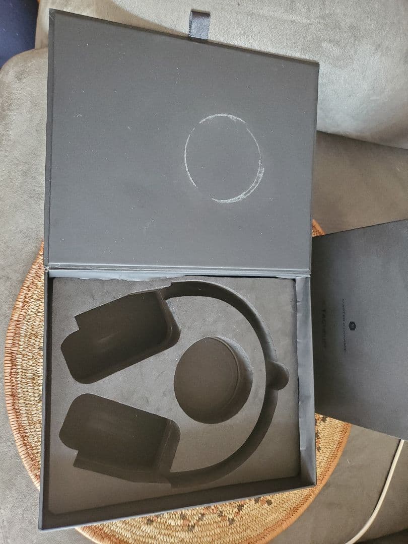 Master & Dynamic MW60 (TAG Heuerコラボ限定品)