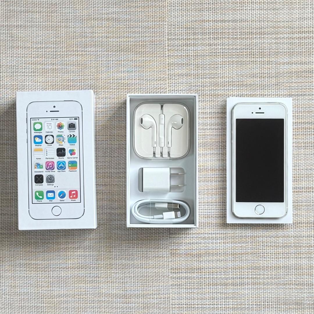 美品 アップル iPhone 5s シルバー 32GB