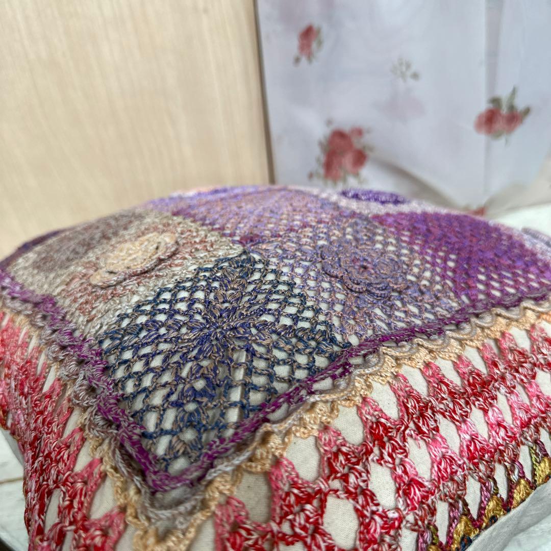 クッションカバー　オリムパス刺繍糸のクッションカバー手編みhandwork