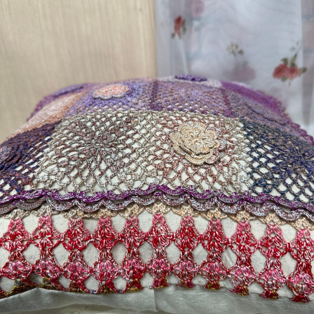 クッションカバー　オリムパス刺繍糸のクッションカバー手編みhandwork