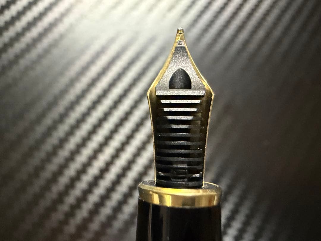 極美品 モンブラン マイスターシュテュック 144 万年筆 ブラック 全金 F