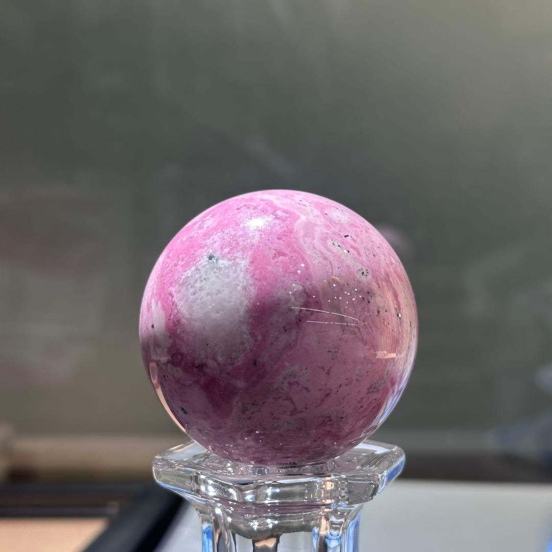 天然石 ロードナイトのスフィア　丸玉　置物G.140