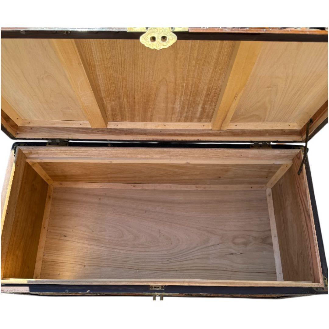 衣装箱　彫刻家具　木製 木彫り　手彫り　収納ボックス　アンティーク家具　ねこ脚