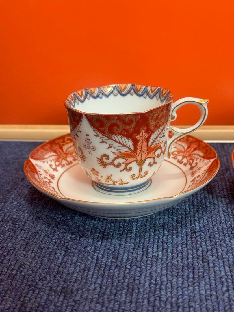 1603 有田焼 賞美堂 其泉窯 赤濃金彩唐草コーヒー碗皿2客セット 未使用品