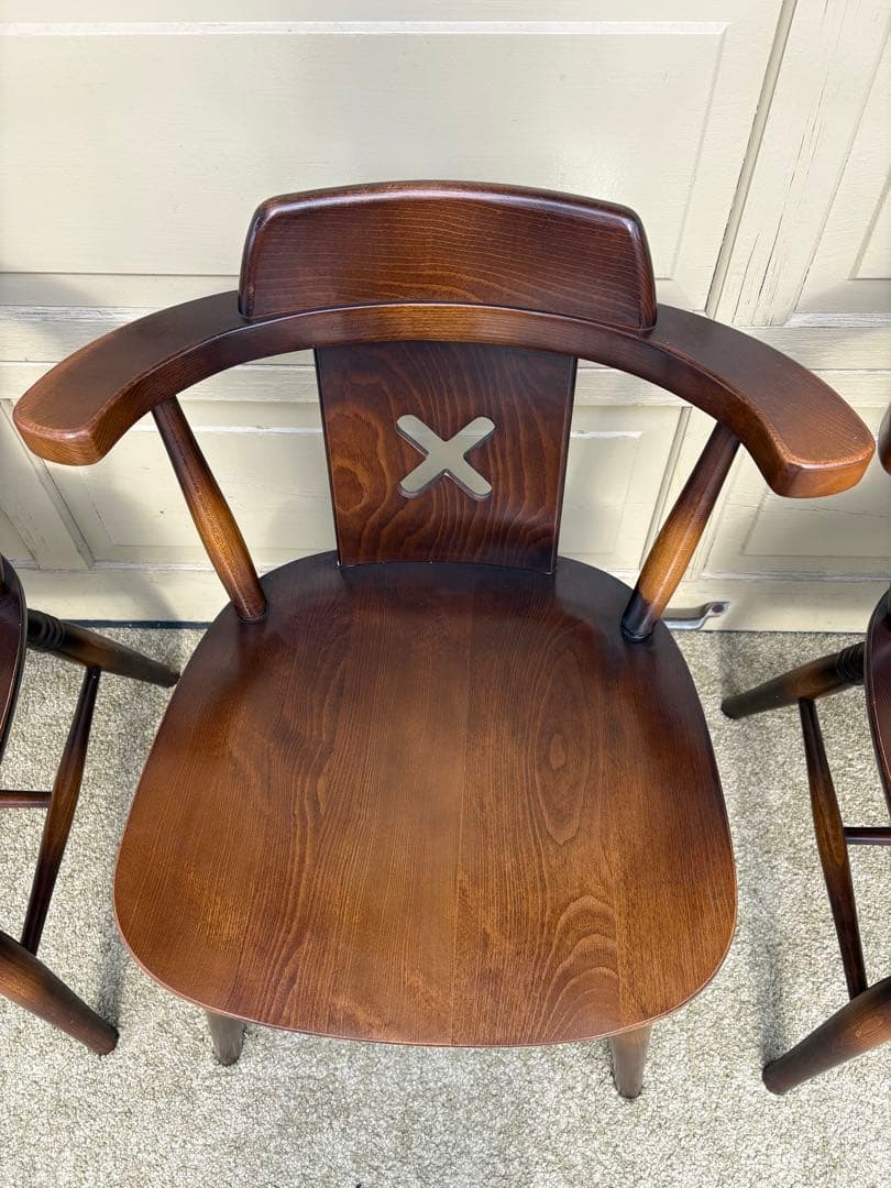 ②飛騨産業　木製ダイニングチェア