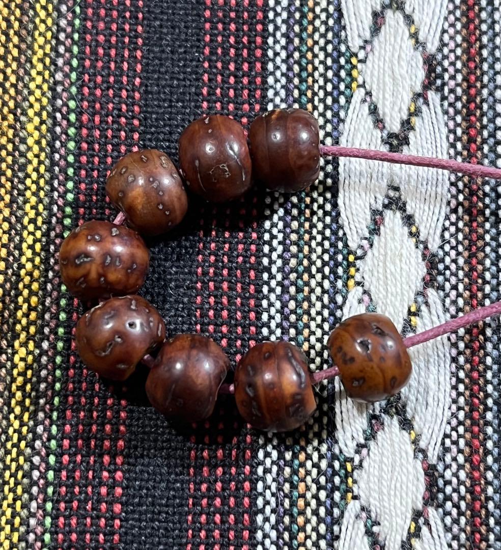 古い小粒の鳳眼菩提樹ビーズ　8個セット　骨董