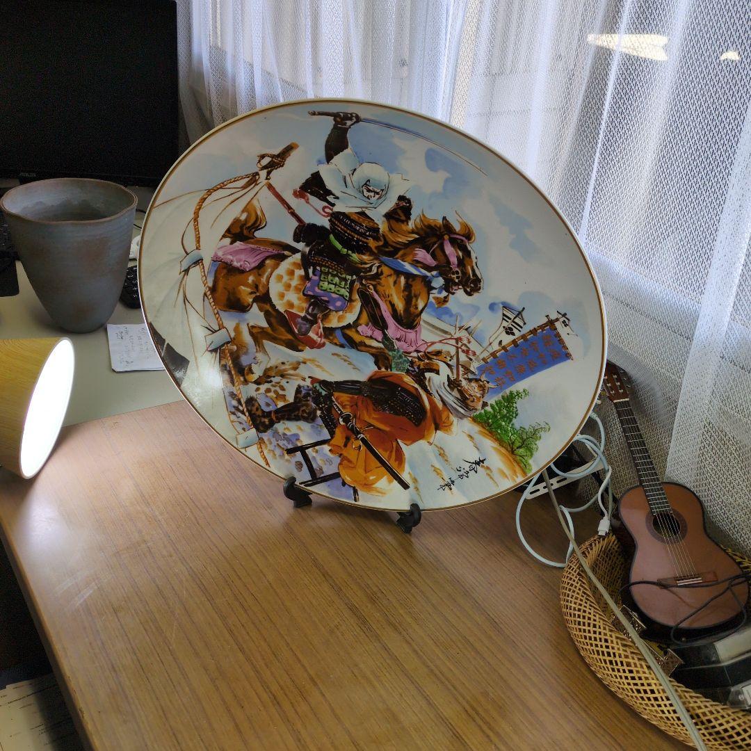 有田焼 武士と馬の戦闘シーン 陶器皿