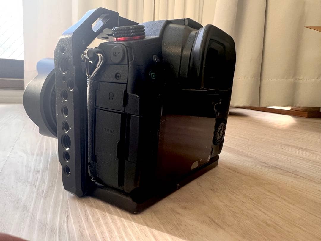 LUMIX GH5M2+ 14-42標準レンズ ケージ付き＋オマケ