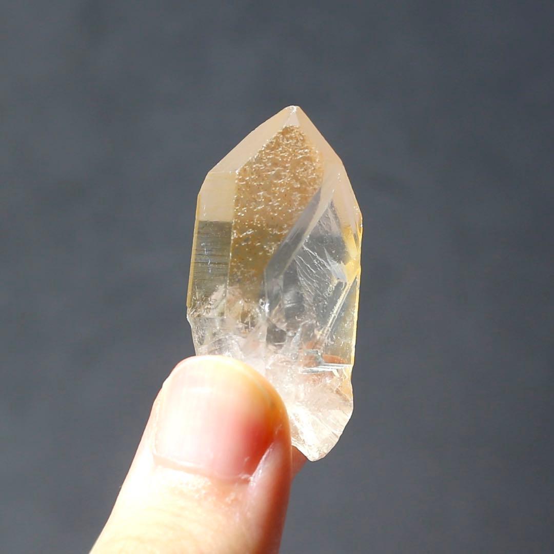 希少！貫入水晶 ゴールデンヒーラー クォーツ 原石 水晶 鉱物 希少石 天然石