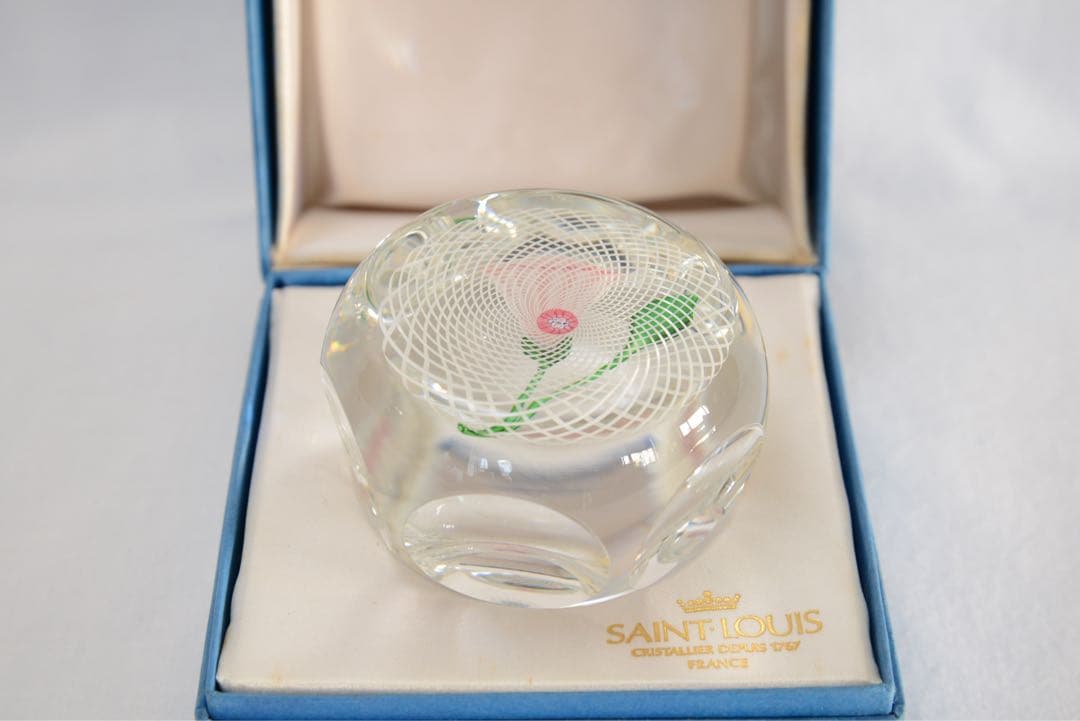 SAINT LOUIS フラワーモチーフ ガラスペーパーウェイト
