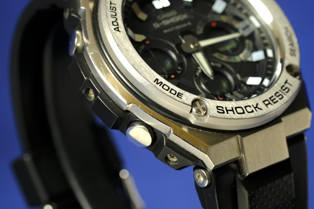 【良品】G-SHOCK GST-W110 電波ソーラー 二次電池新品 (211)