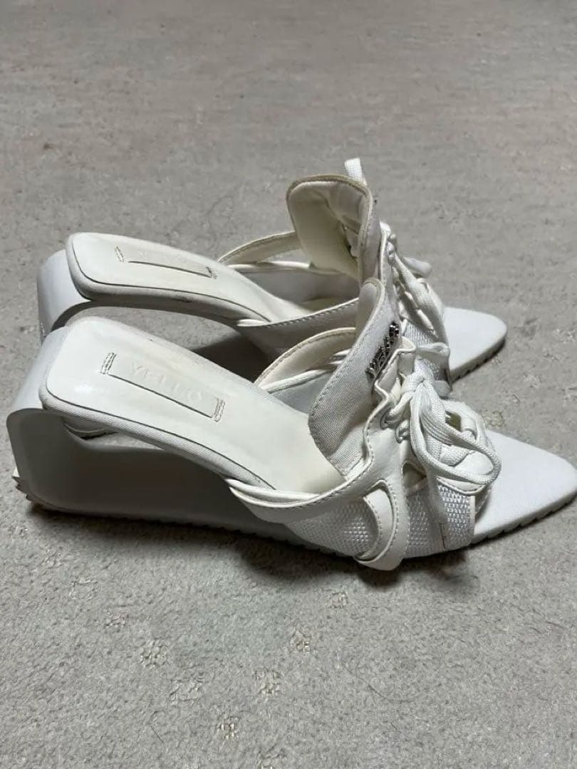 靴 YELLO SCORE DEFORMED WEDGE SANDALS