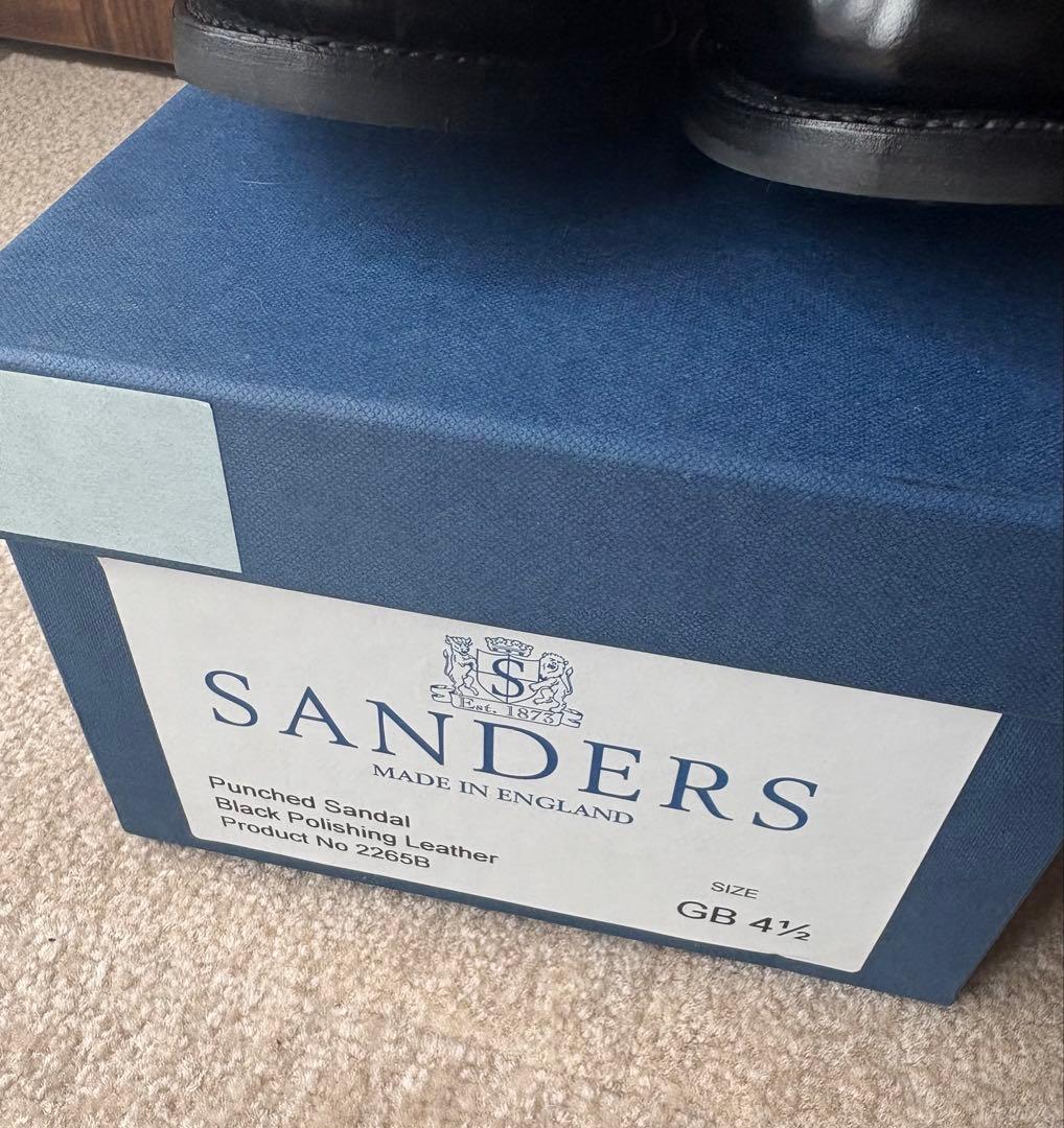 【ほぼ新品】SANDERS 2265B FEMALE PUNCHEDSANDAL