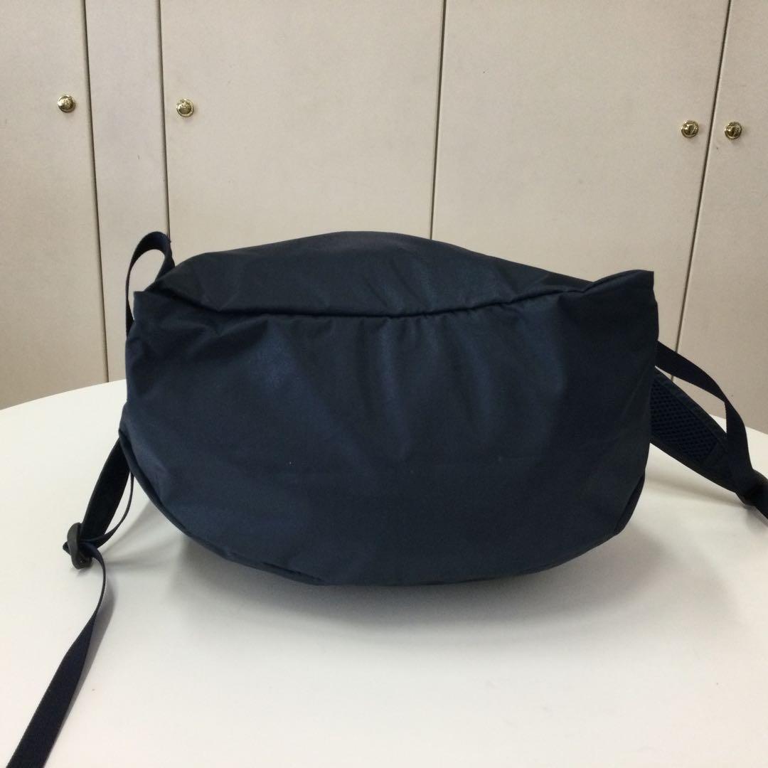 モンベルポケッタブルライトパック20リットル　ネイビー