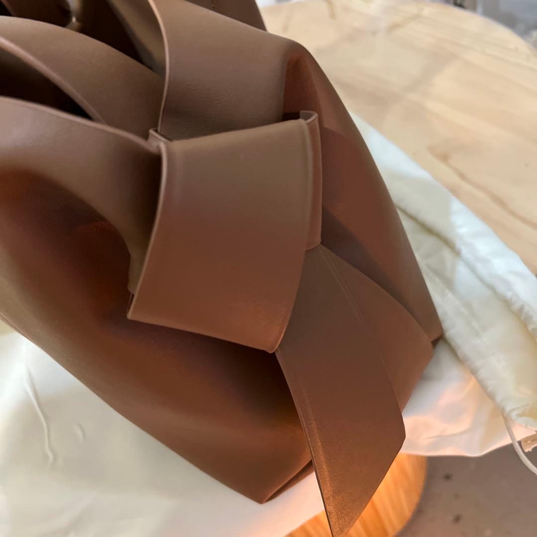 t*2様 アクネスタジオ　バッグ　美品