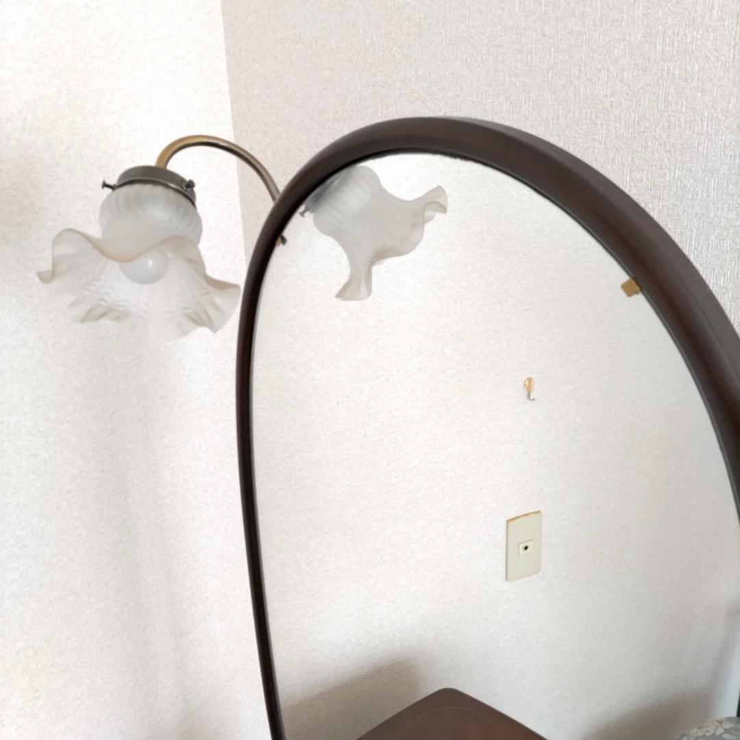 木製ドレッサー・鏡台　シェード付きライト