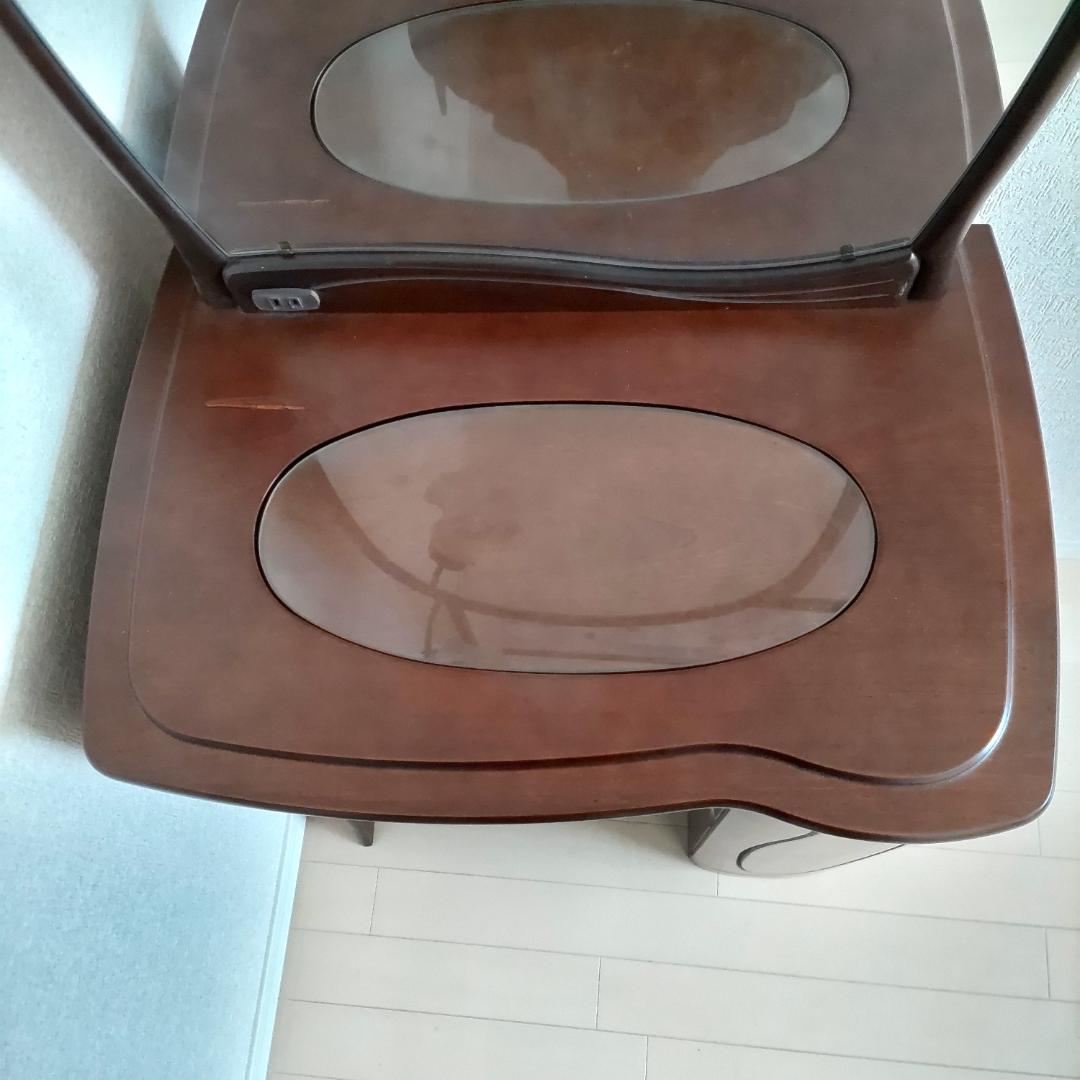 木製ドレッサー・鏡台　シェード付きライト