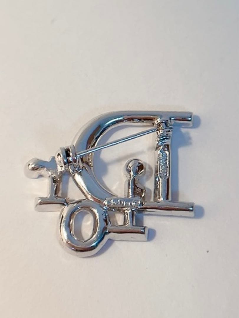 クリスチャンディオール　Dior ブローチ　ラインストーン　Dior ロゴ