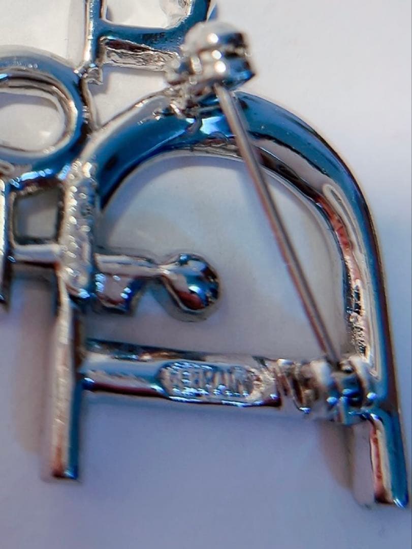 クリスチャンディオール　Dior ブローチ　ラインストーン　Dior ロゴ