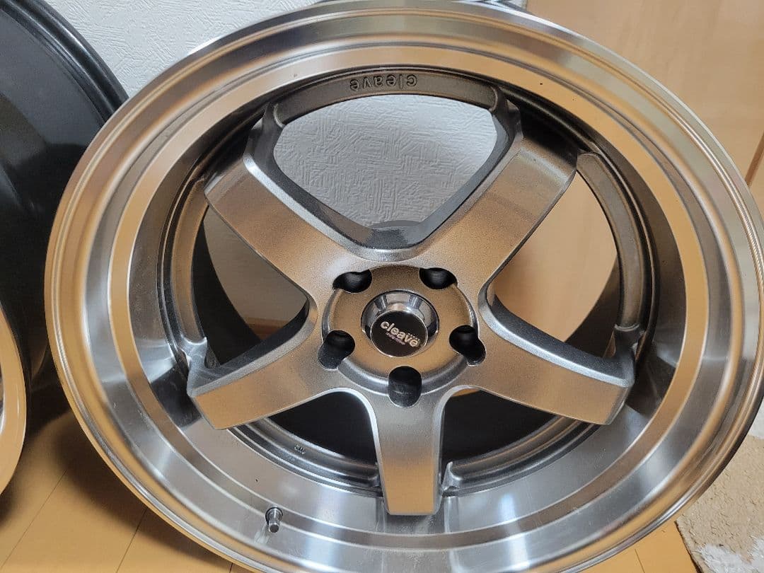 、*様 あと3時間。18インチcleave racingFL53 ほぼ未使用タイ