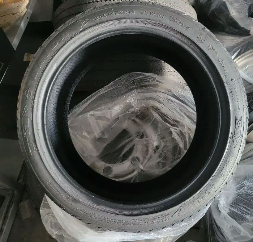 、*様 あと3時間。18インチcleave racingFL53 ほぼ未使用タイ