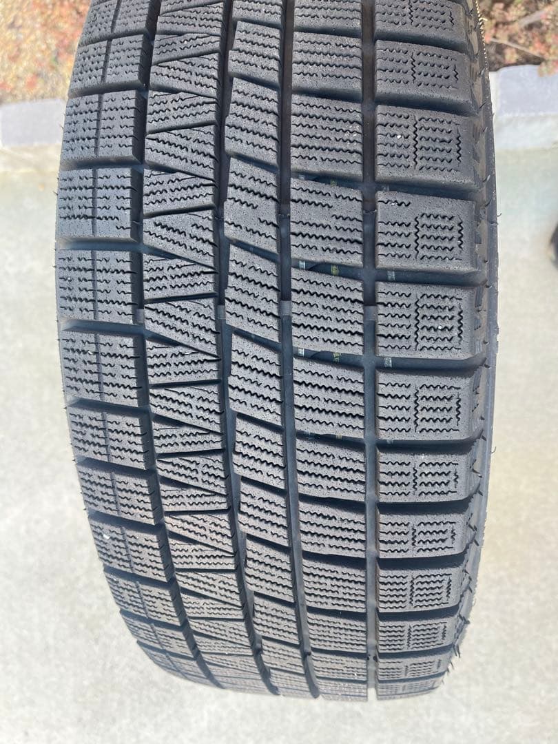 スバル純正レヴォーグ17インチスタッドレスタイヤ215/50R17 4本セット