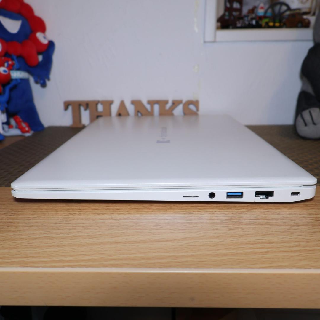 人気の白！Win11公式対応10世代i3/メ8/SSD/無線/カメラ/TypeC