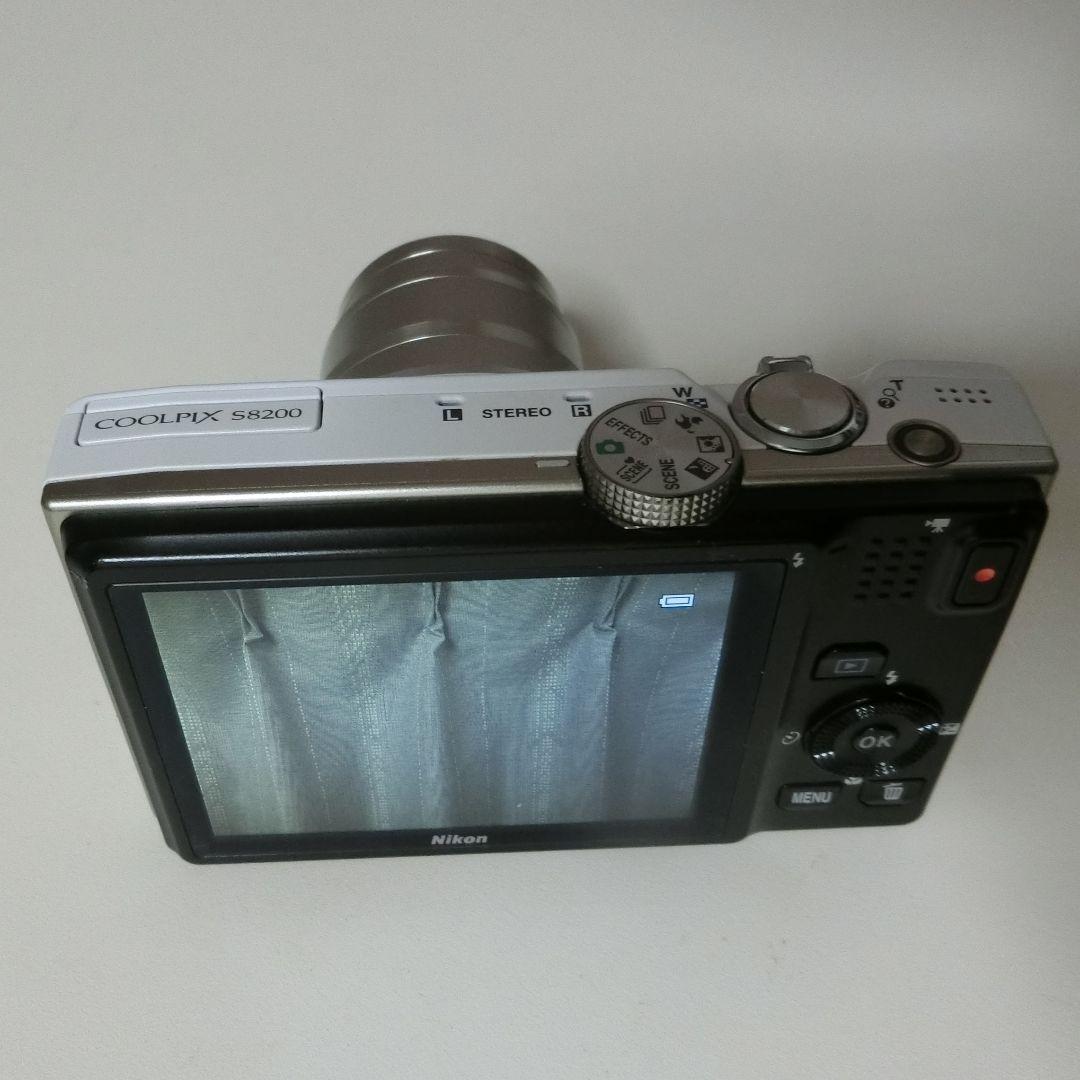 Nikon COOLPIX S8200 ホワイト