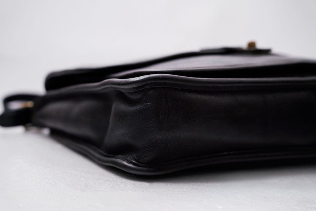 バッグ COACH Vintage Leather Black Shoulder Bag