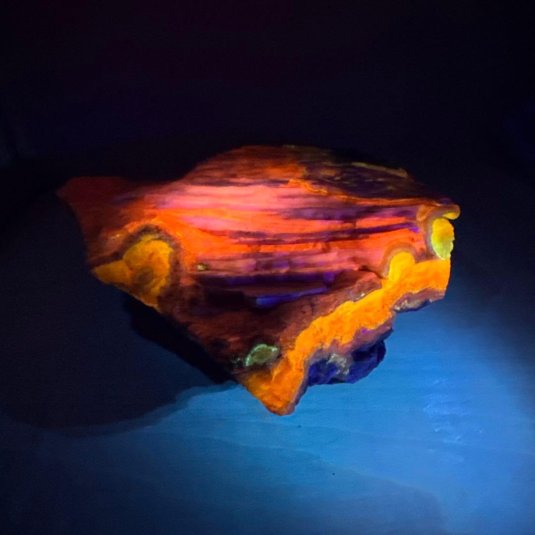 北海道石　然別オパール　蛍光オパール約2700ｇ