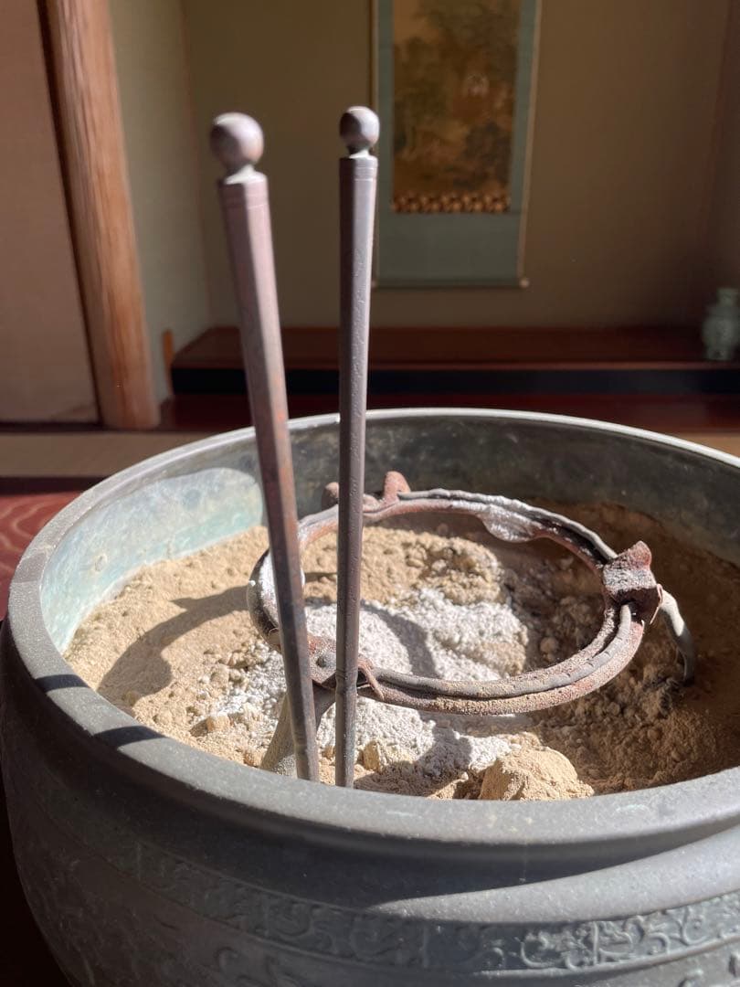 美品　骨董品　100年前　鉄製 火鉢 2個セット　直径30センチ