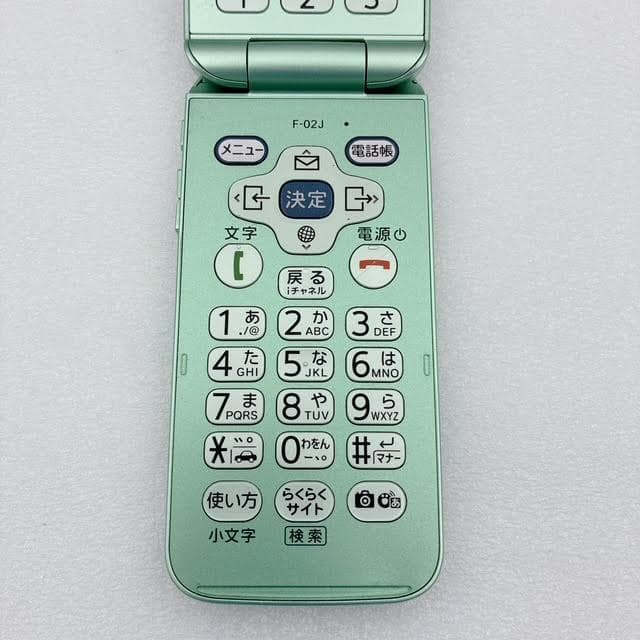 【良品】docomo らくらくホン 8GB ミントグリーン フィーチャーフォン