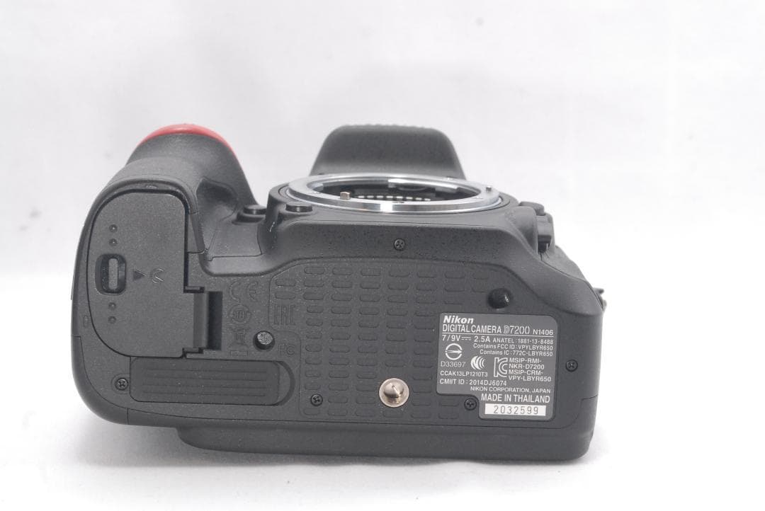 届いてすぐ使える✨Nikon D7200 デジタル一眼レフ レンズ付き　標準