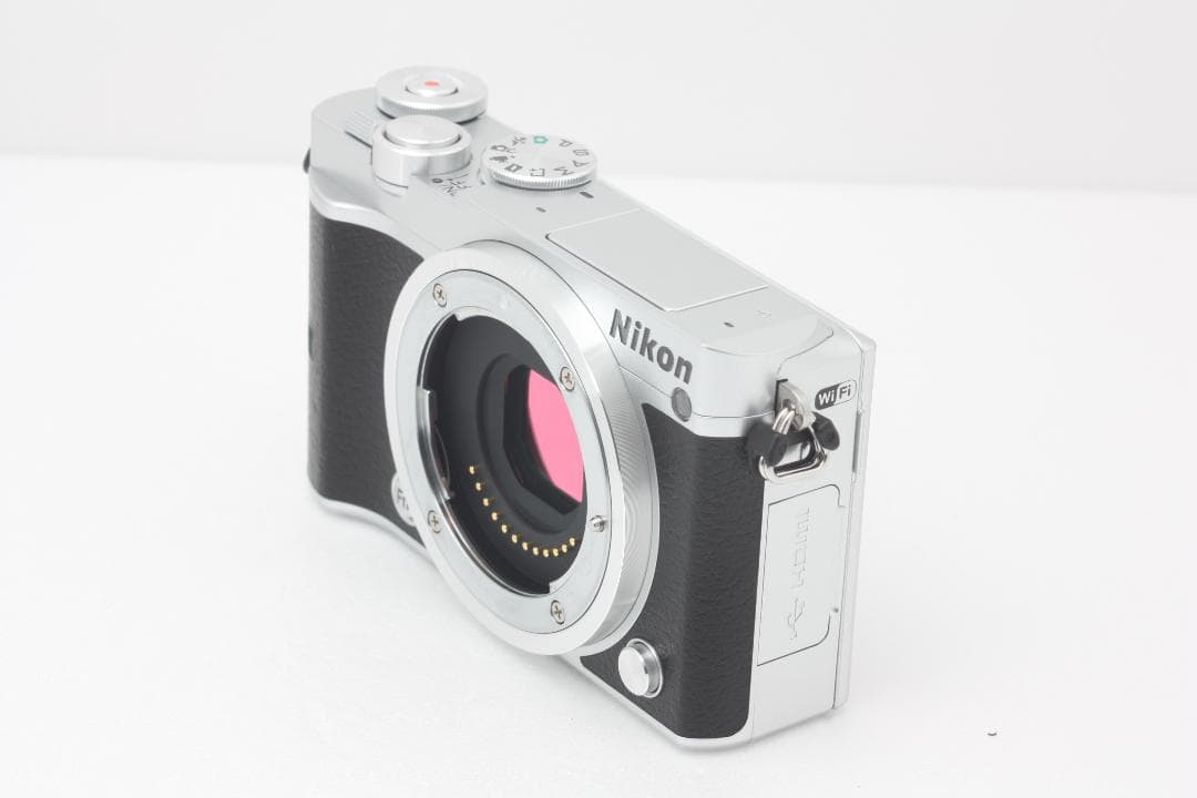 【美品】ニコン Nikon 1 J5 ボディ シルバー 完動品 #350b